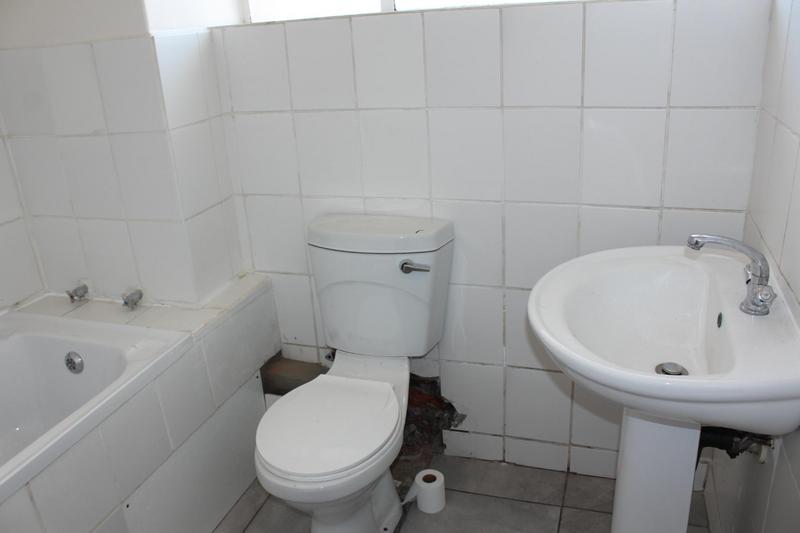 1 Bedroom Property for Sale in Avondale Western Cape